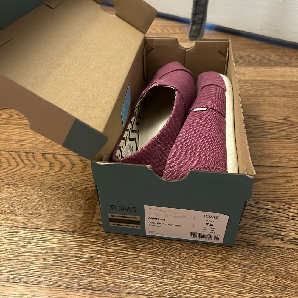 toms alpargata shoes. Burgundy